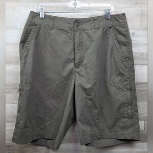 Basic Options Olive Gray Cargo Shorts Mens Size 34 NWT